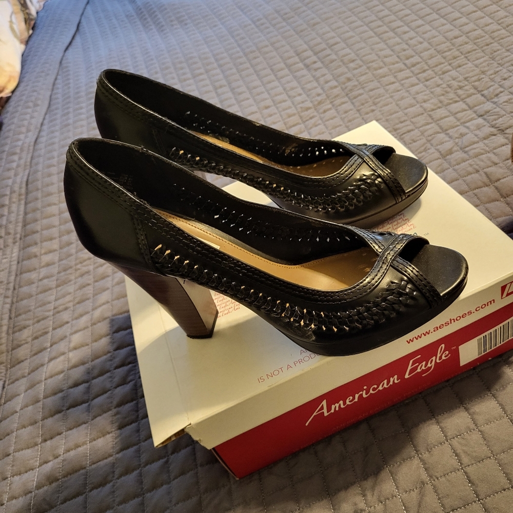 Dexter Size 10.5 Black Peeptoe Pumps